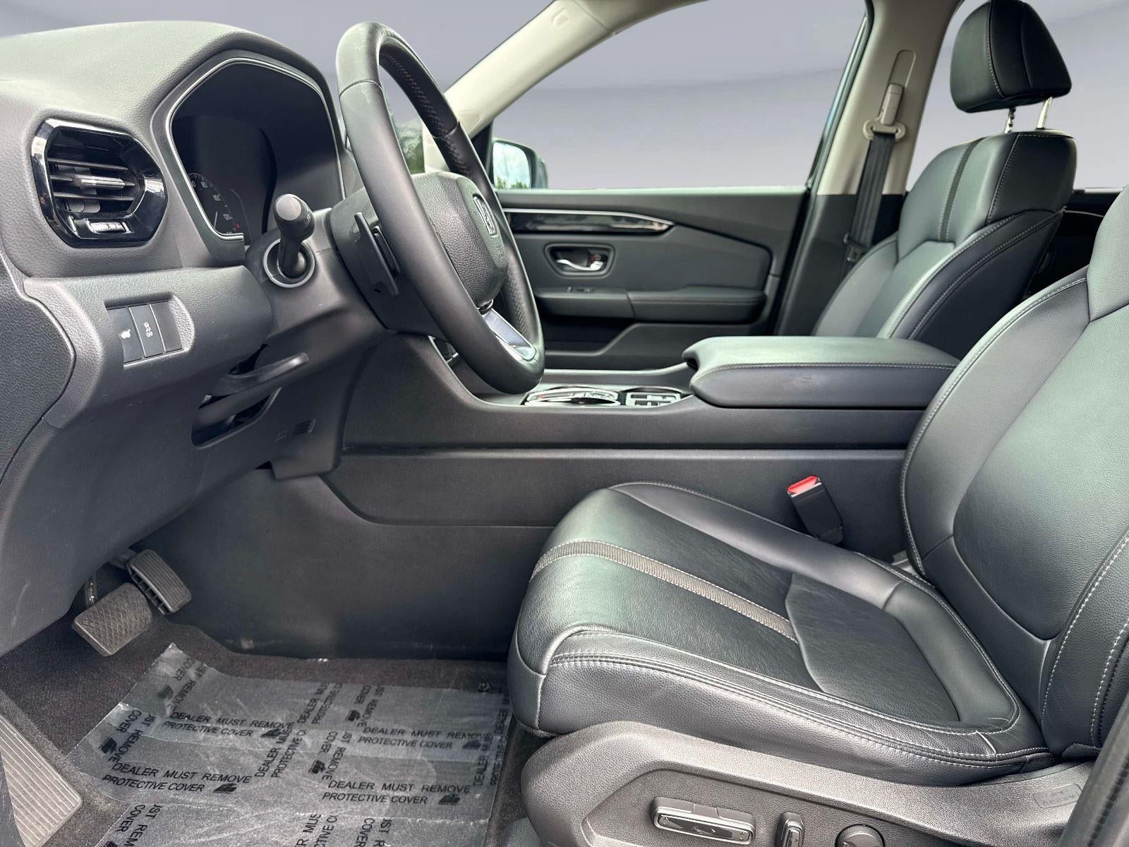 2023 Honda Pilot EX-L w/Rear Captain's Chairs