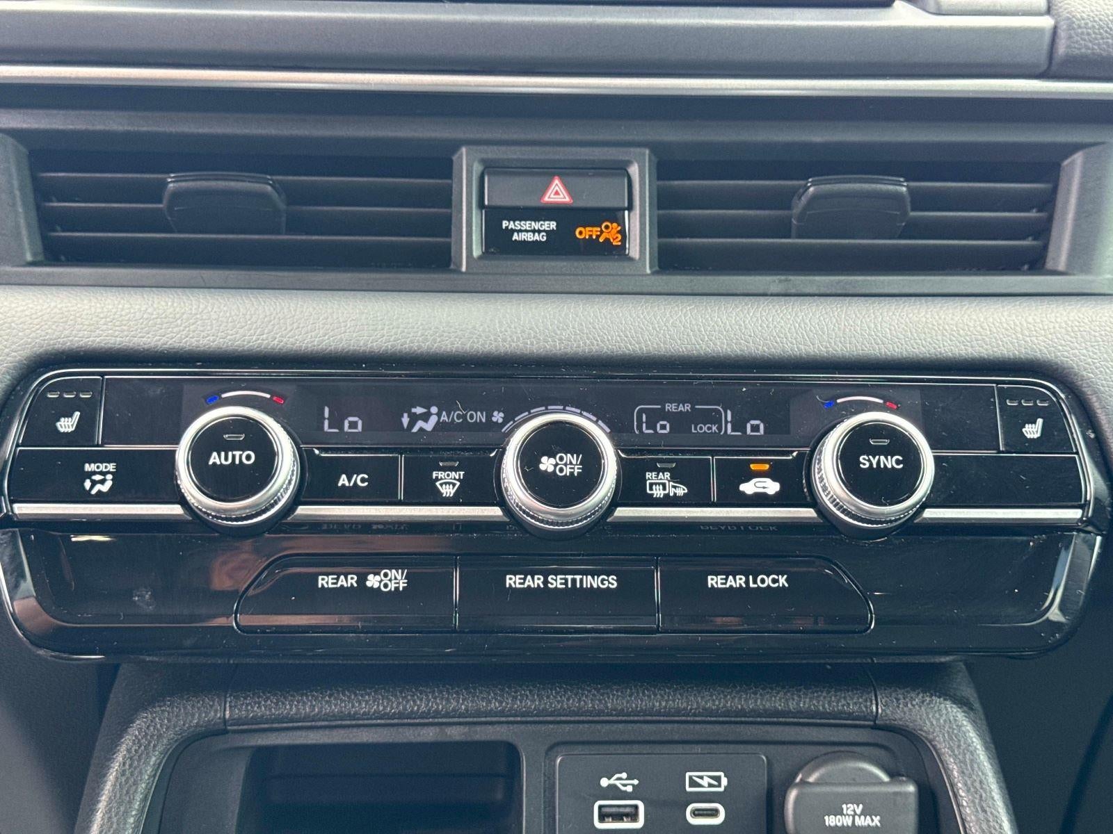 2023 Honda Pilot EX-L w/Rear Captain's Chairs