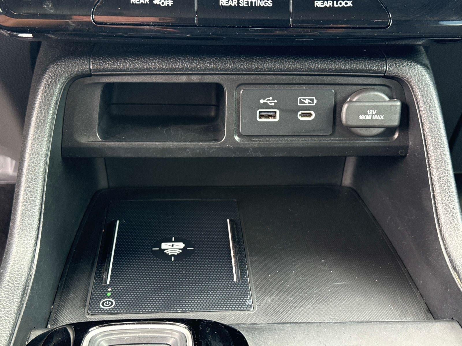 2023 Honda Pilot EX-L w/Rear Captain's Chairs