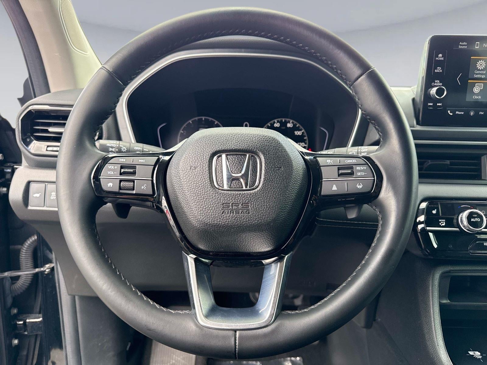 2023 Honda Pilot EX-L w/Rear Captain's Chairs