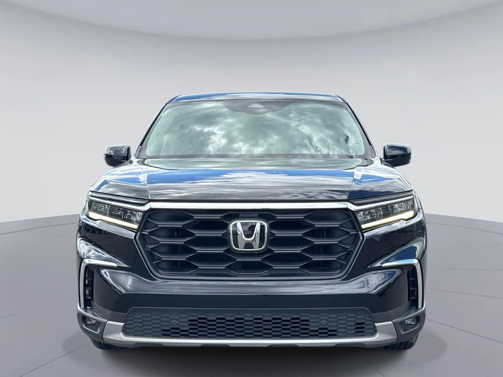 2023 Honda Pilot EX-L w/Rear Captain's Chairs