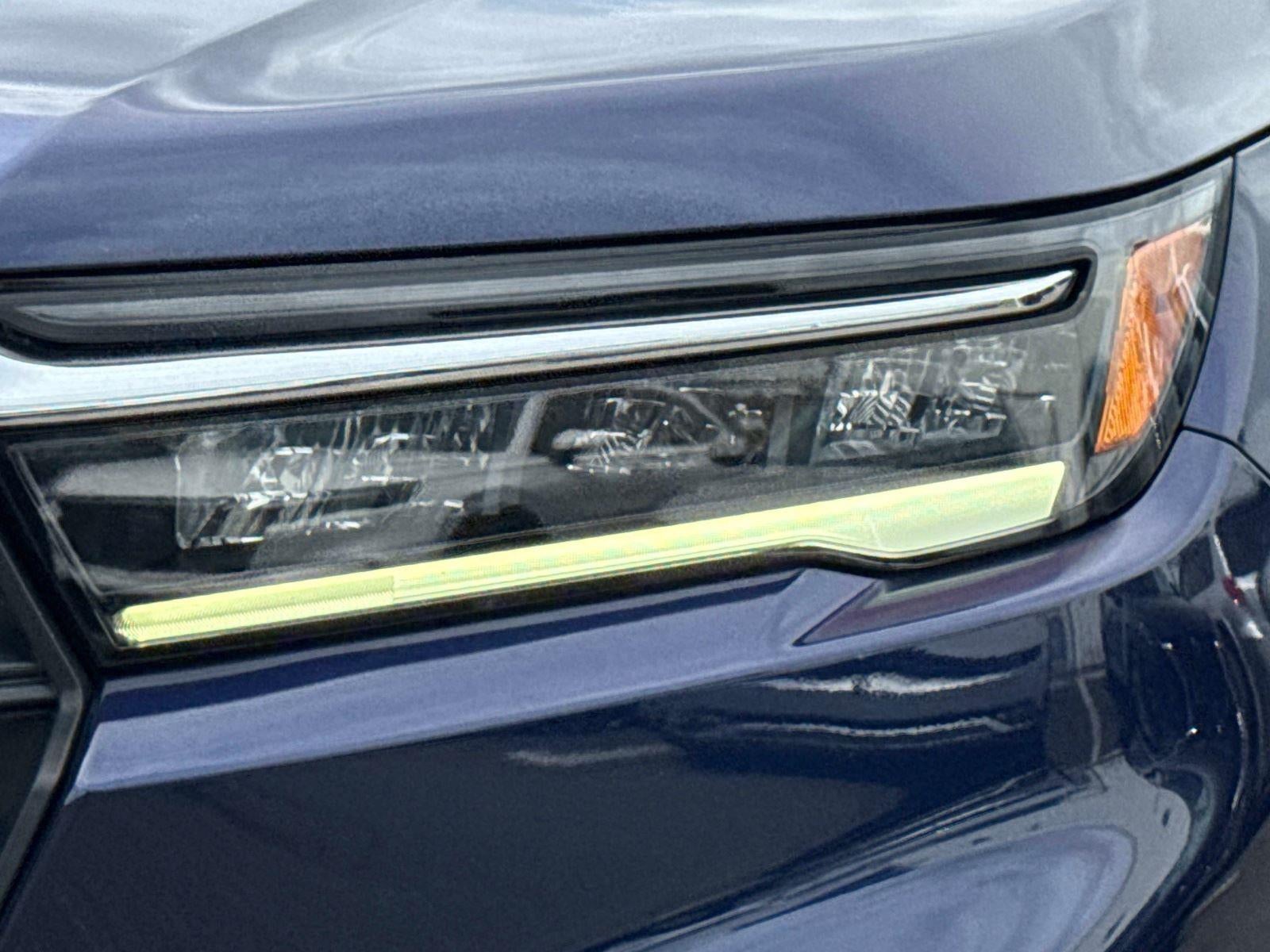 2023 Honda Pilot EX-L w/Rear Captain's Chairs