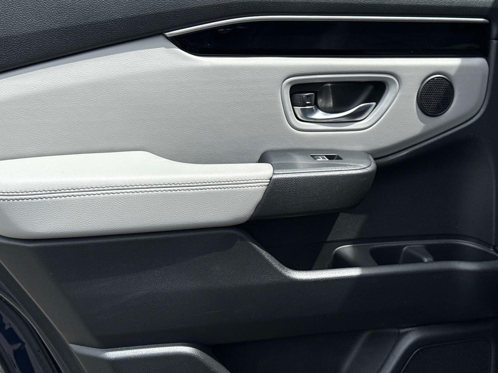 2023 Honda Pilot EX-L w/Rear Captain's Chairs