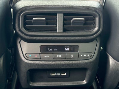 2023 Honda Pilot EX-L w/Rear Captain's Chairs