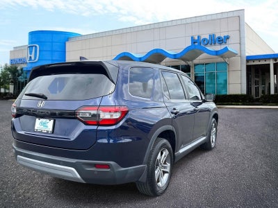 2023 Honda Pilot EX-L w/Rear Captain's Chairs