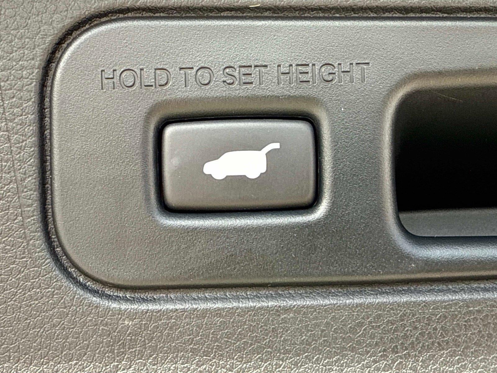 2024 Honda Pilot EX-L w/Rear Captain's Chairs