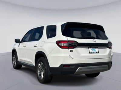 2024 Honda Pilot EX-L w/Rear Captain's Chairs