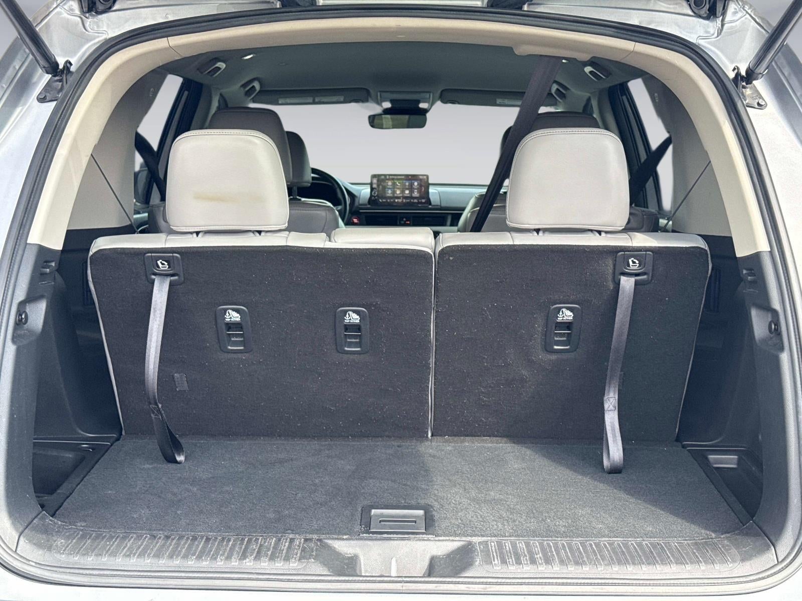 2023 Honda Pilot EX-L w/Rear Captain's Chairs