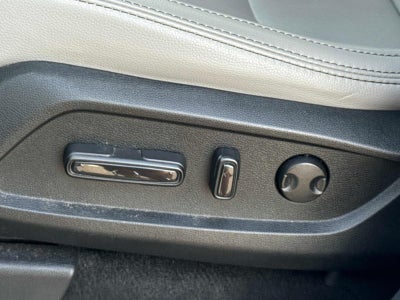 2023 Honda Pilot EX-L w/Rear Captain's Chairs