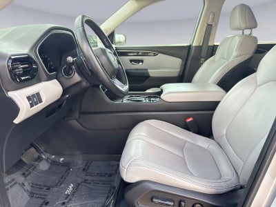 2023 Honda Pilot EX-L w/Rear Captain's Chairs