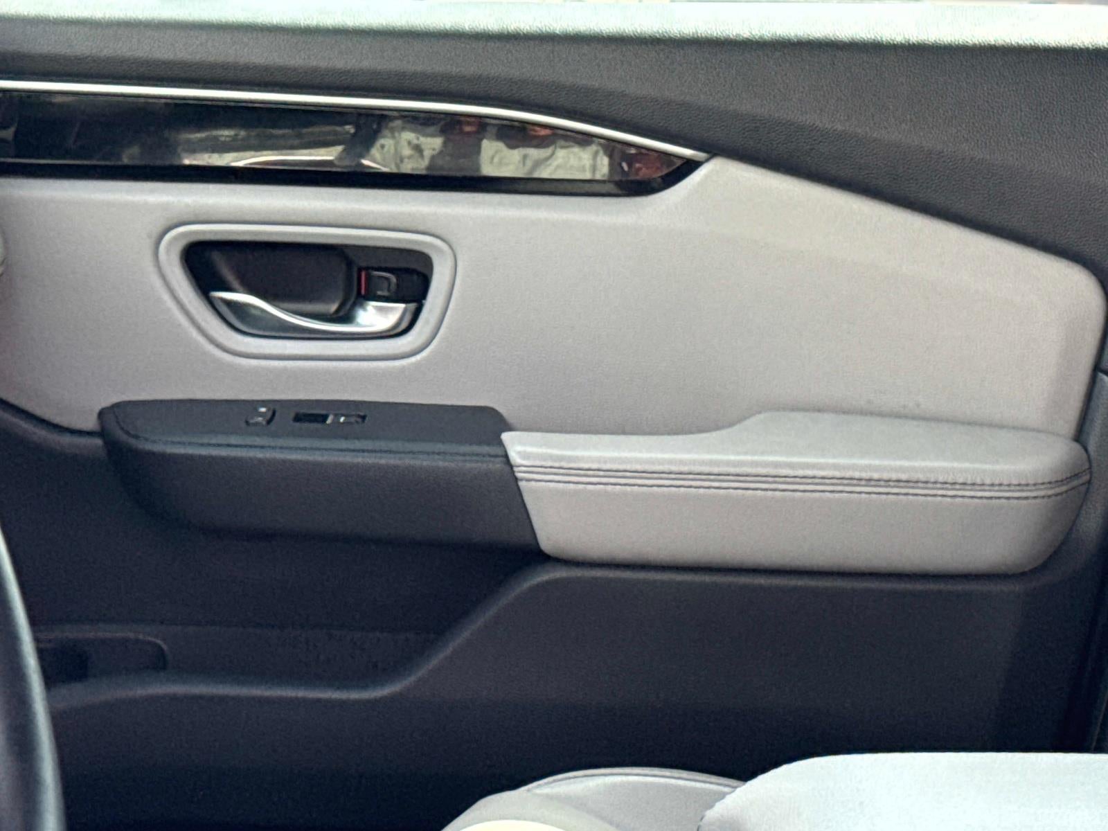 2023 Honda Pilot EX-L w/Rear Captain's Chairs