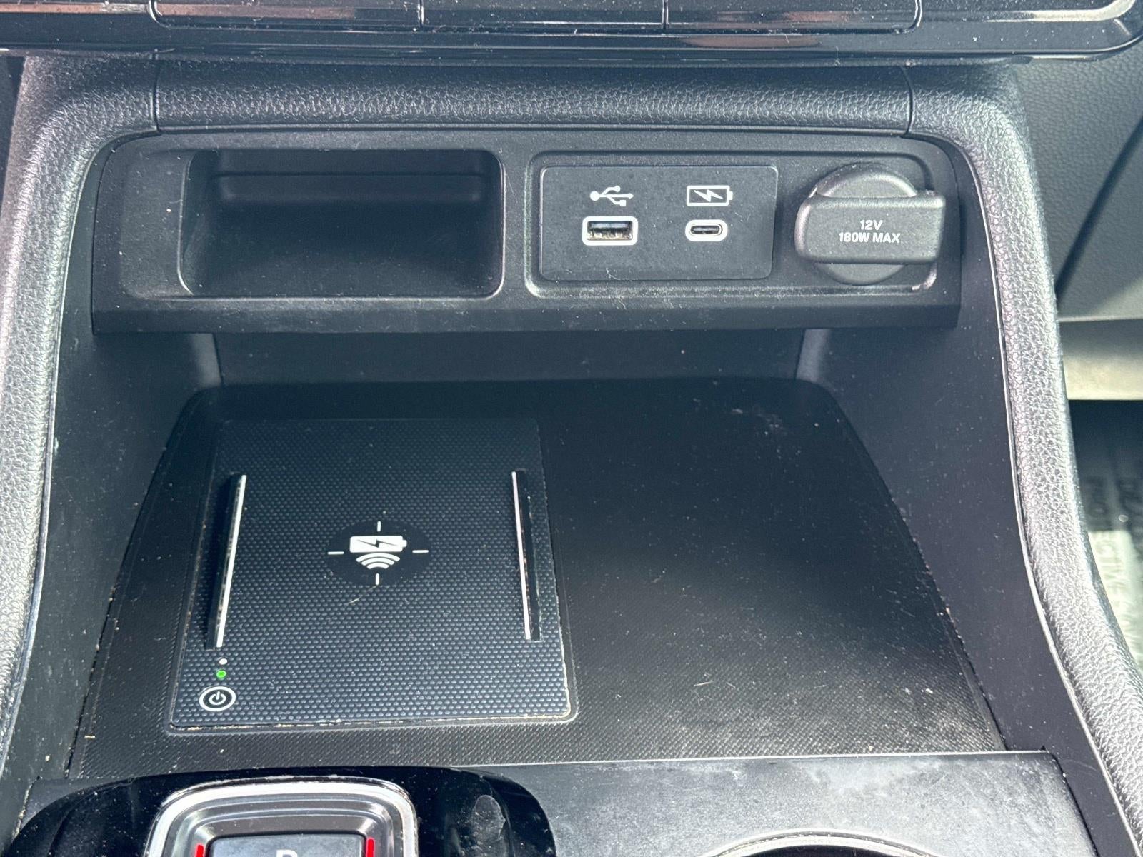 2023 Honda Pilot EX-L w/Rear Captain's Chairs