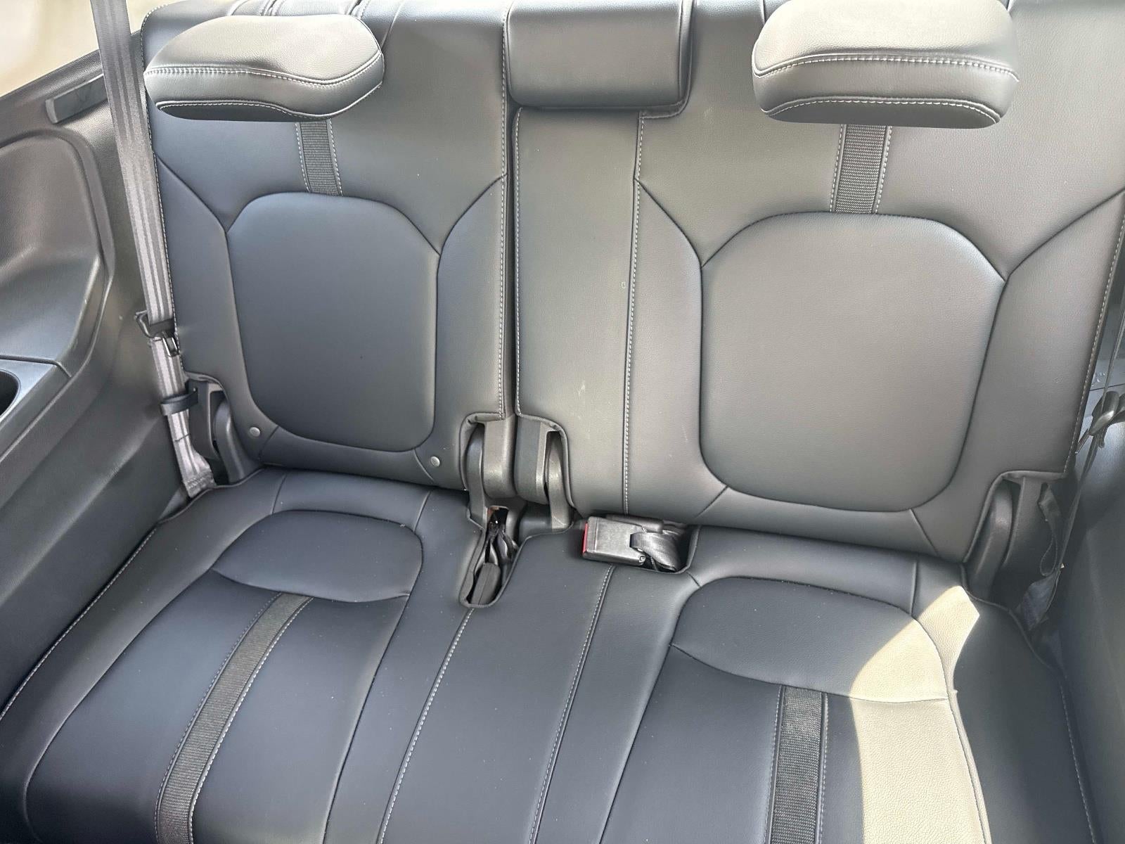 2024 Honda Pilot EX-L w/Rear Captain's Chairs