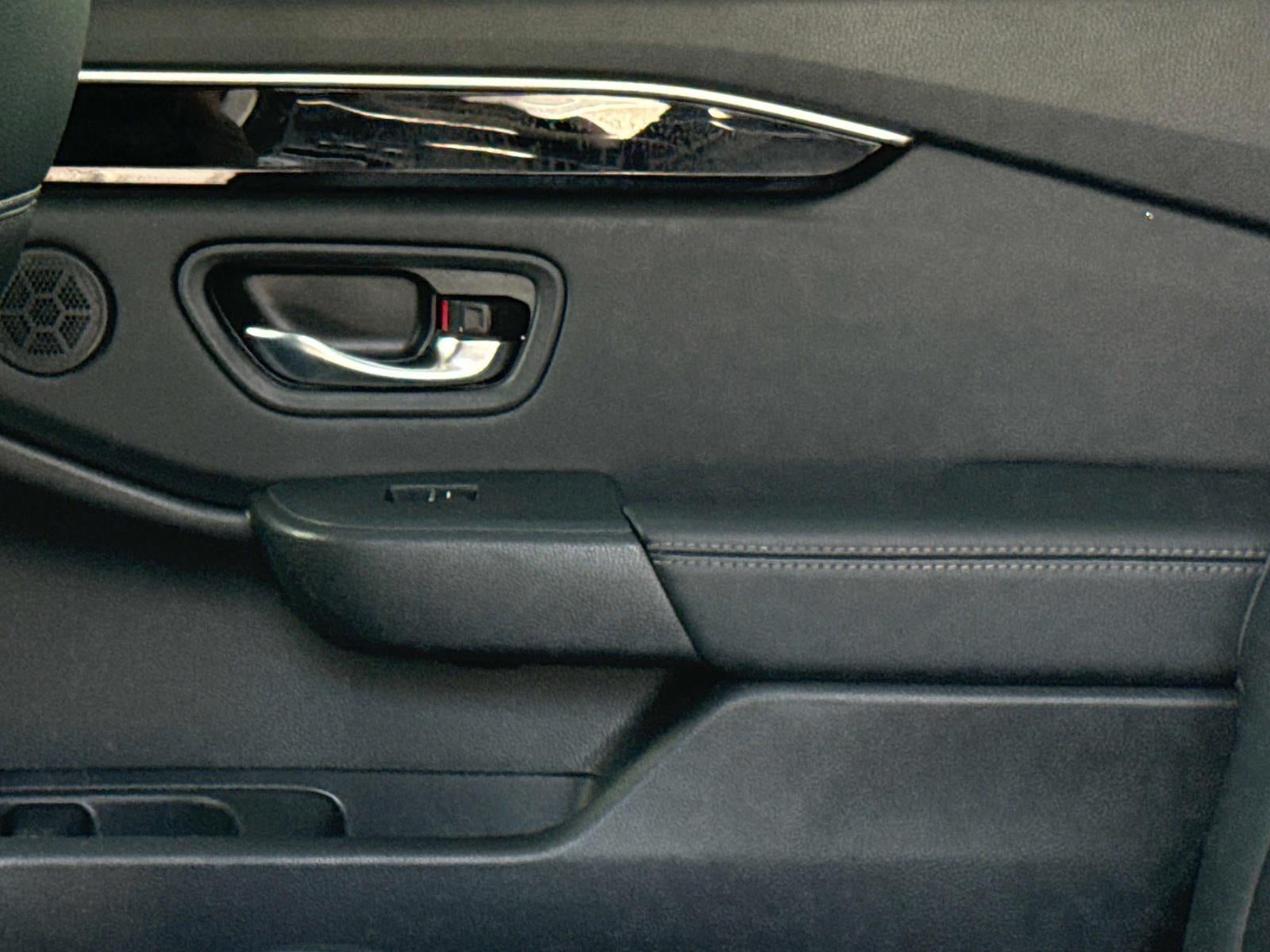 2024 Honda Pilot EX-L w/Rear Captain's Chairs