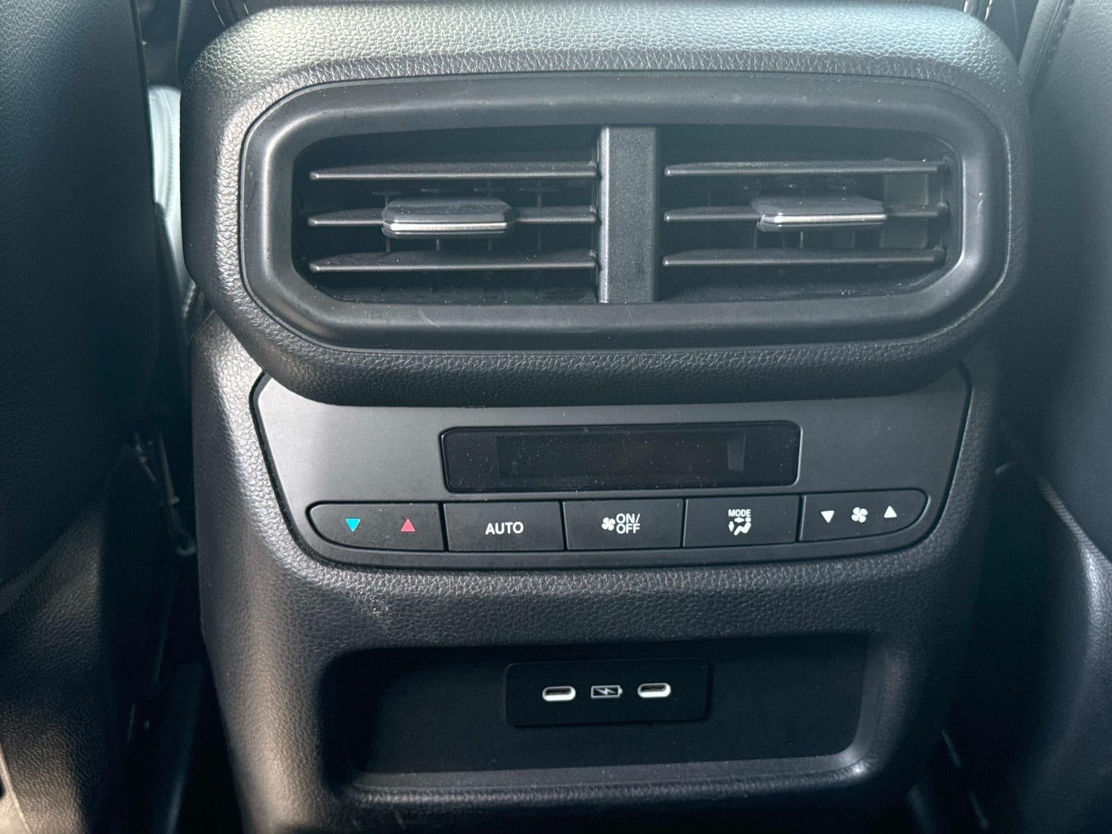 2024 Honda Pilot EX-L w/Rear Captain's Chairs