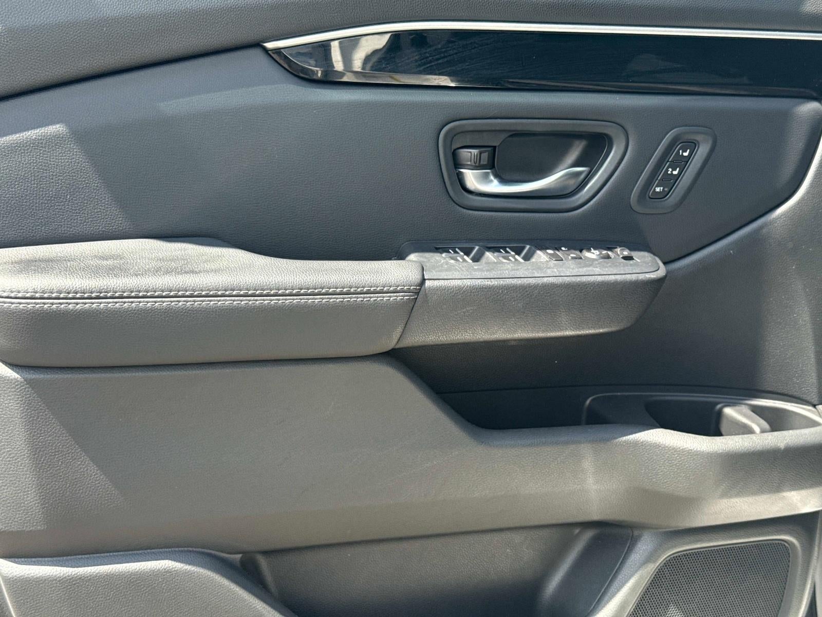 2024 Honda Pilot EX-L w/Rear Captain's Chairs