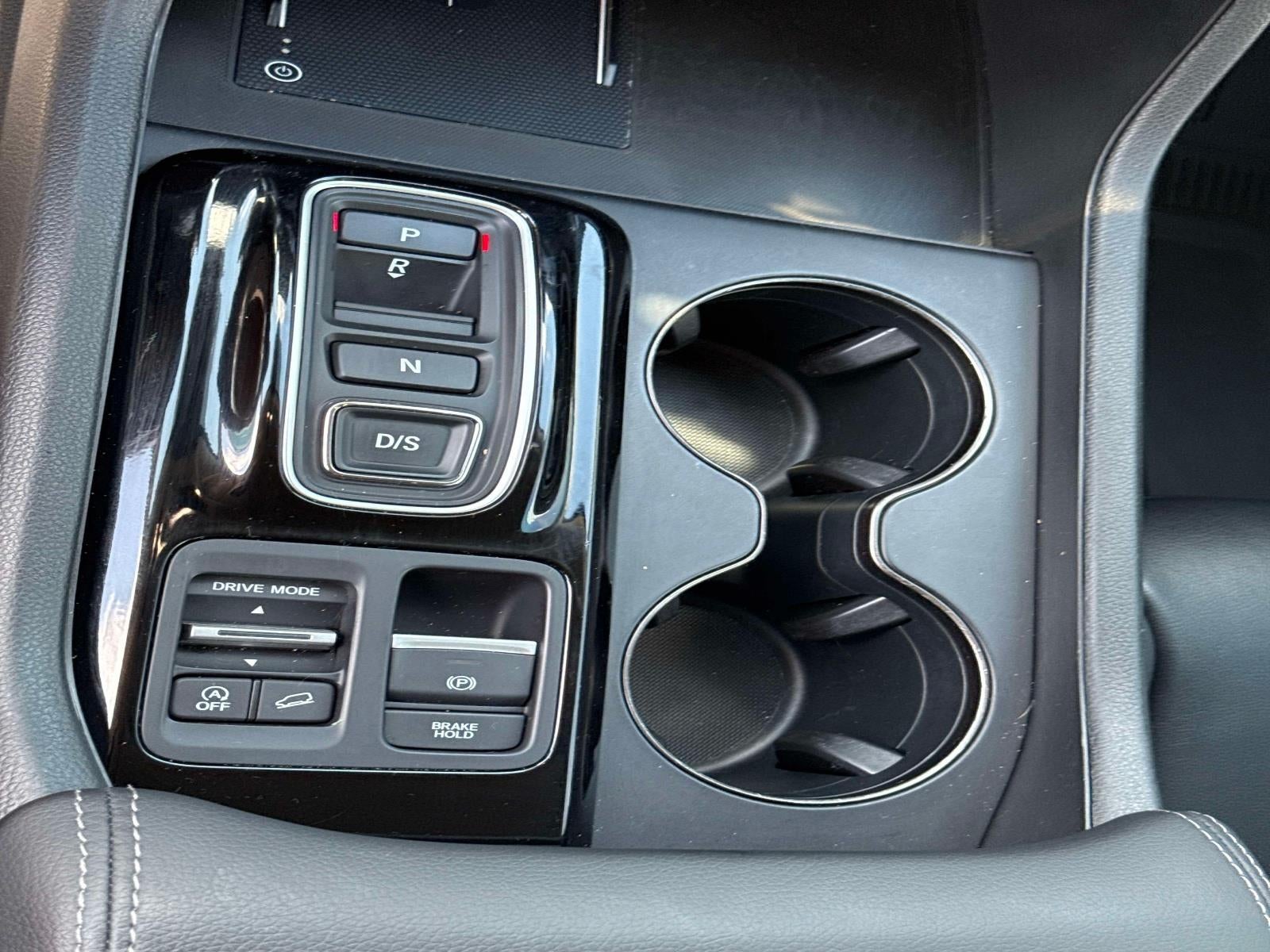 2024 Honda Pilot EX-L w/Rear Captain's Chairs