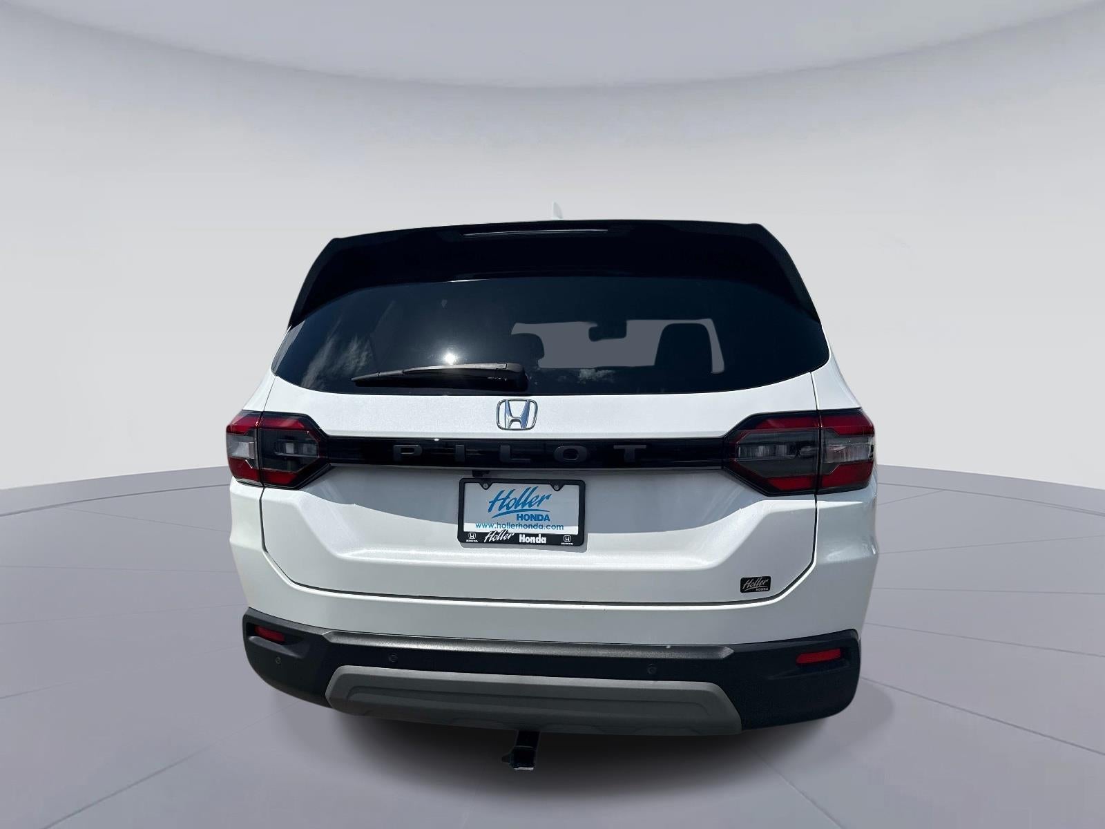 2024 Honda Pilot EX-L w/Rear Captain's Chairs