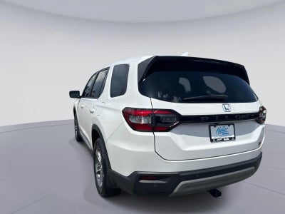 2024 Honda Pilot EX-L w/Rear Captain's Chairs