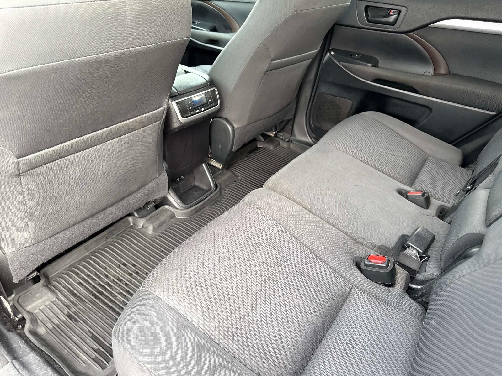 2017 Toyota Highlander LE