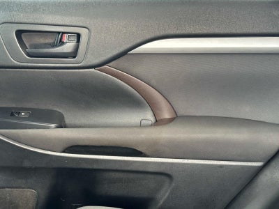 2017 Toyota Highlander LE