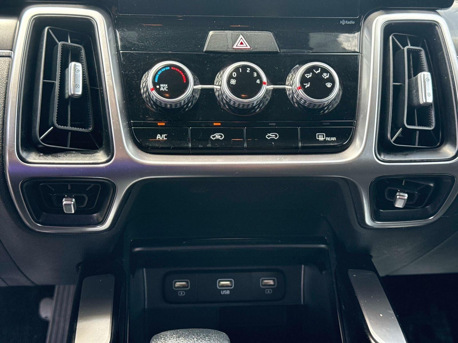 2022 Kia Sorento LX