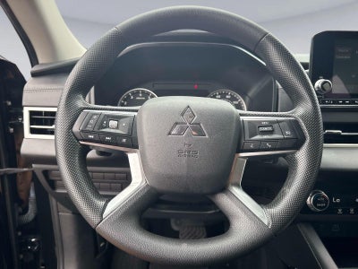 2024 Mitsubishi Outlander ES