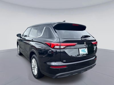 2024 Mitsubishi Outlander ES