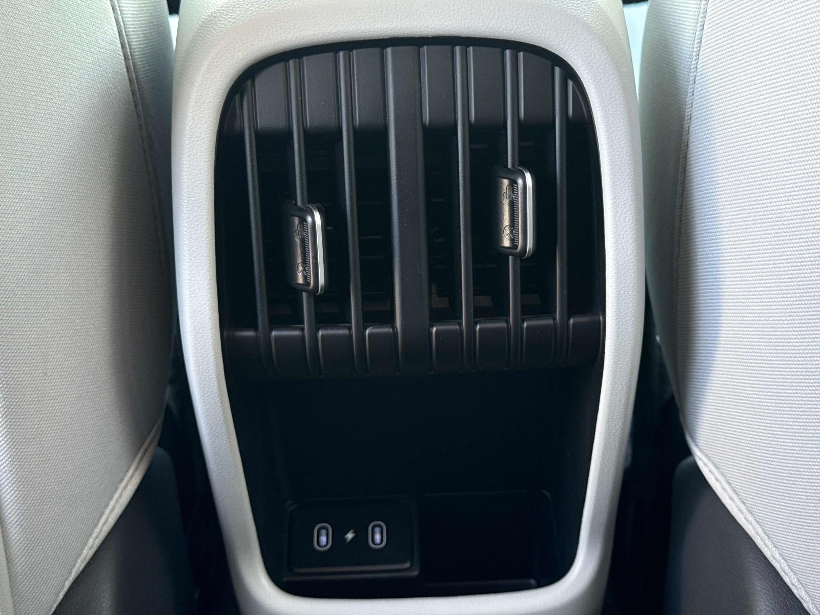 2025 Hyundai KONA SEL SEL