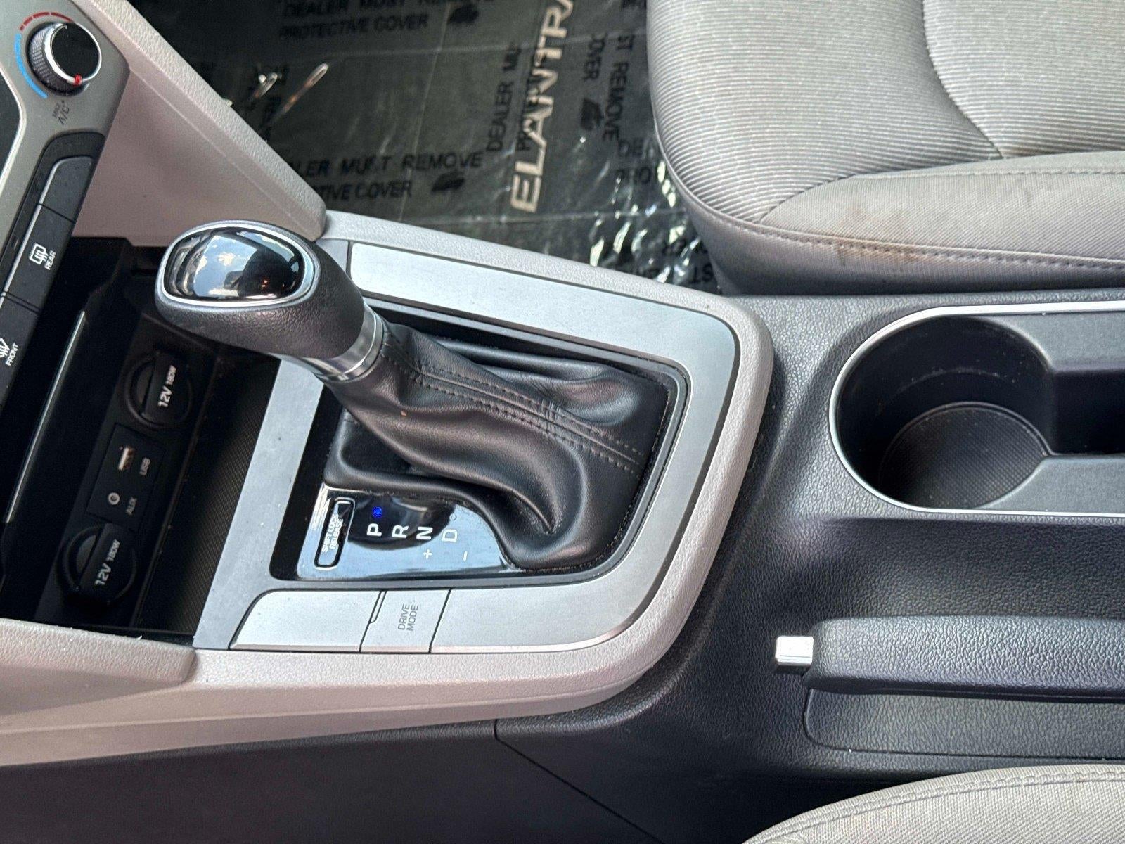 2017 Hyundai ELANTRA SE