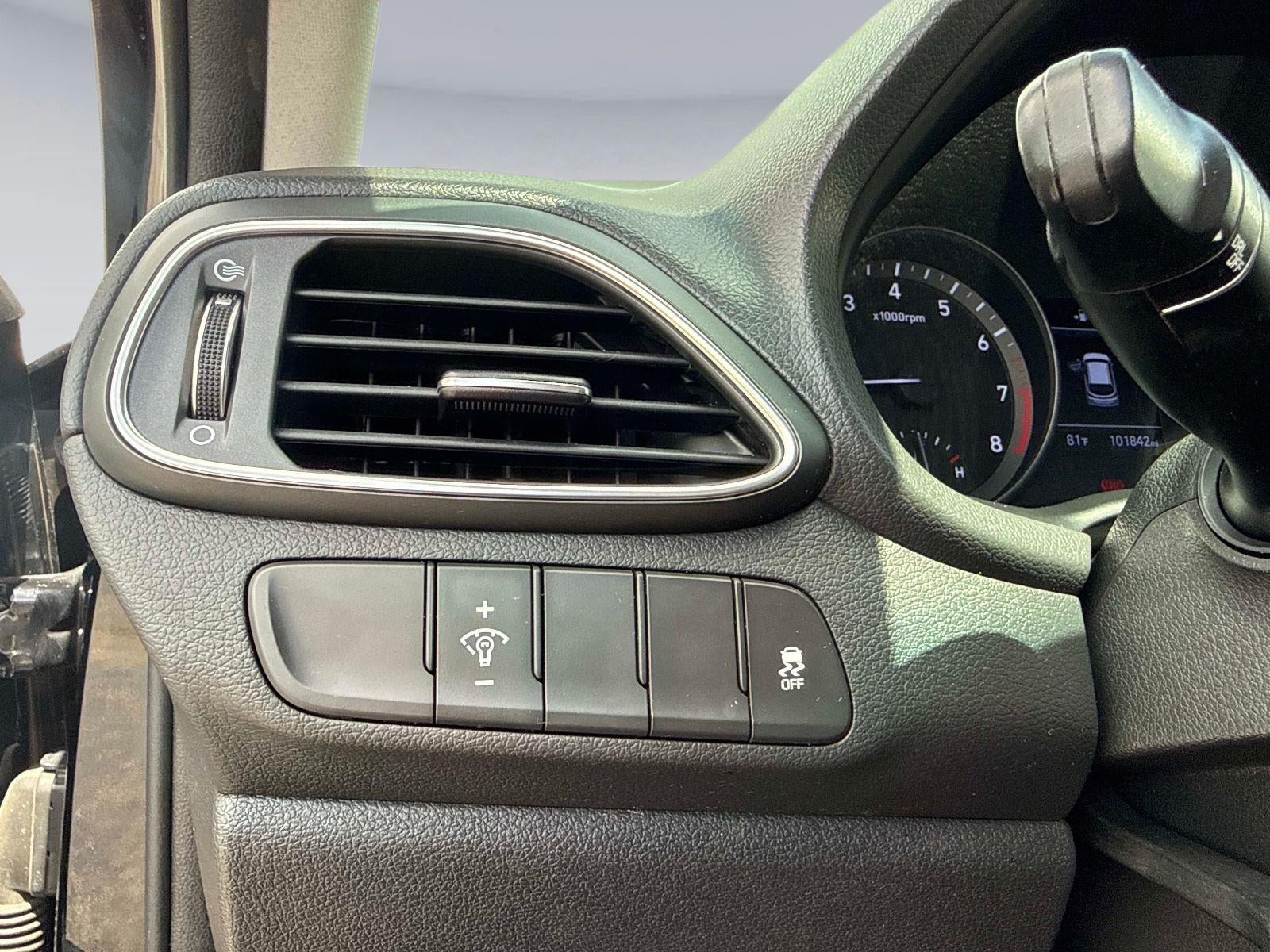 2018 Hyundai ELANTRA GT Manual