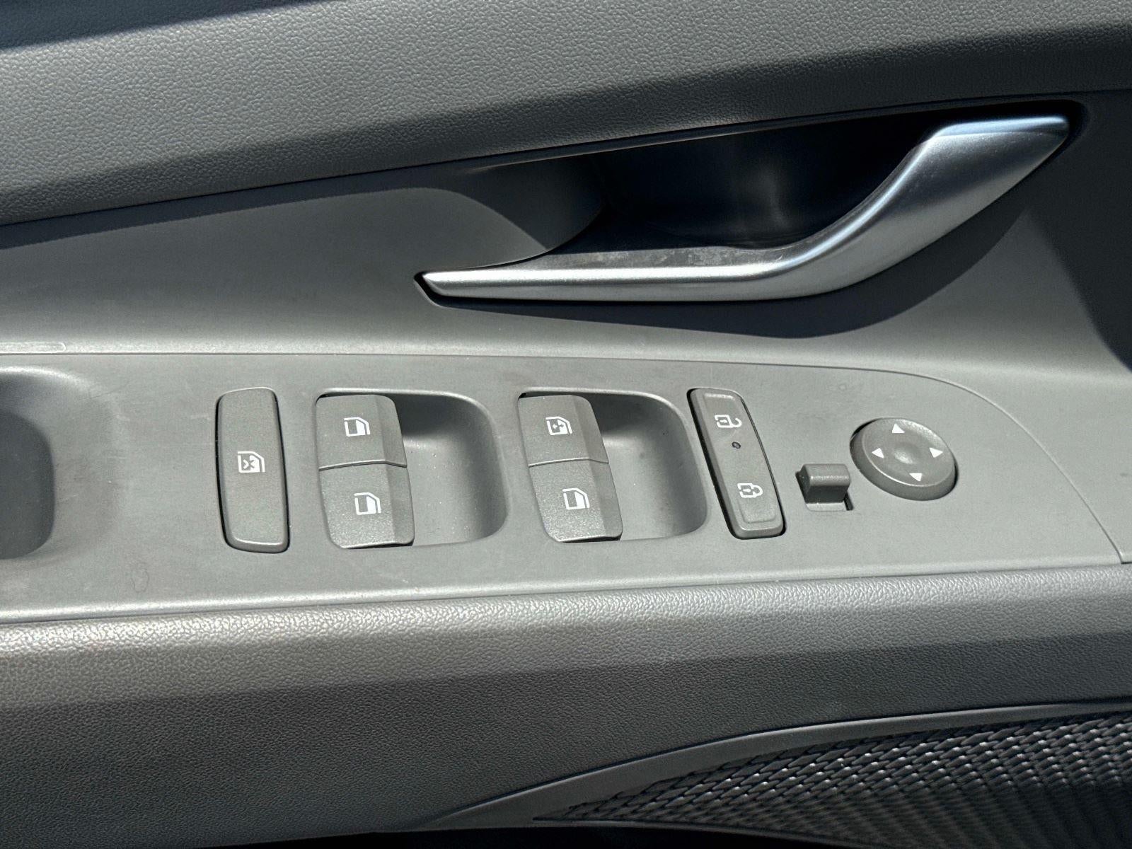 2024 Hyundai ELANTRA SEL SEL