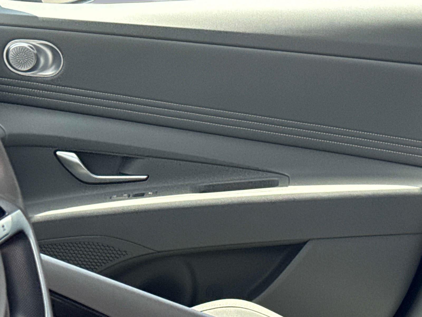 2024 Hyundai ELANTRA SEL SEL