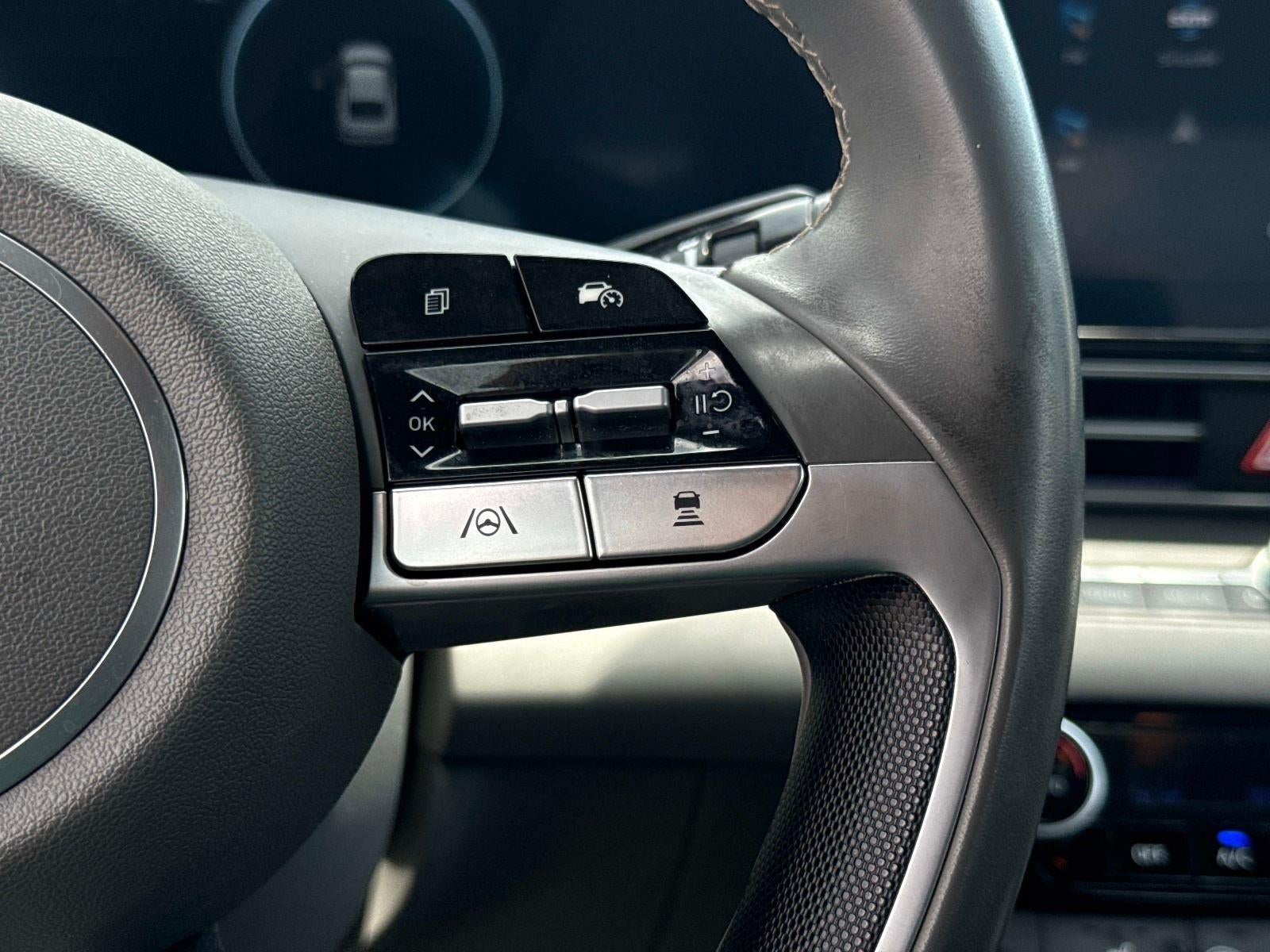 2024 Hyundai ELANTRA SEL SEL
