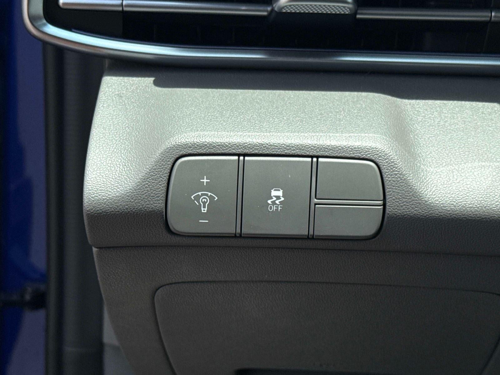 2024 Hyundai ELANTRA SEL SEL