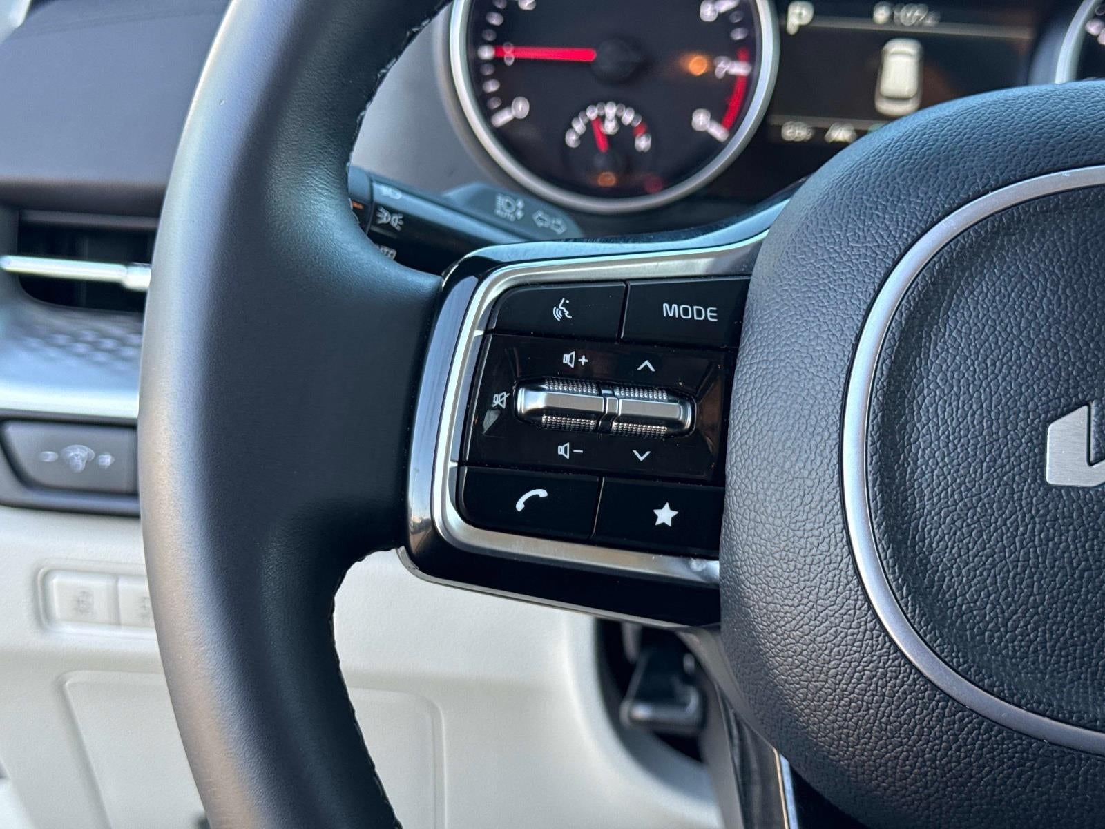 2024 Kia Carnival LX