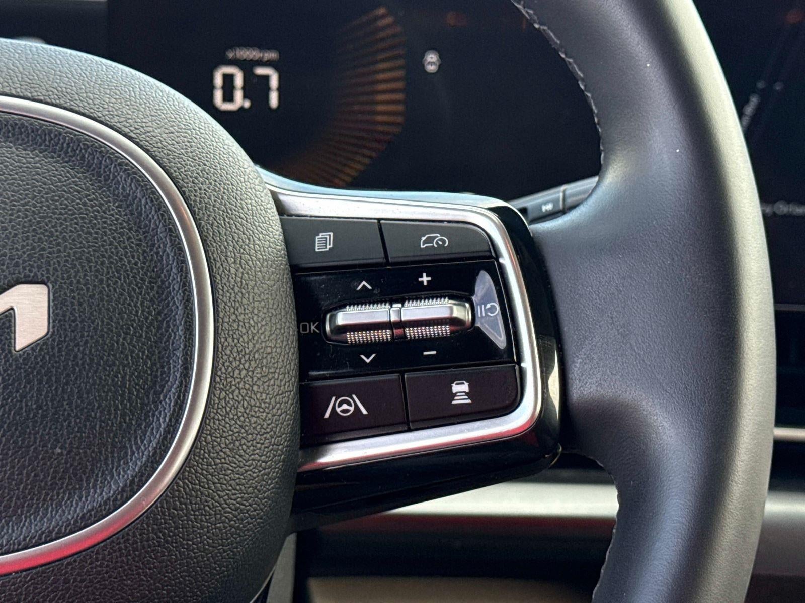 2025 Kia Carnival LXS