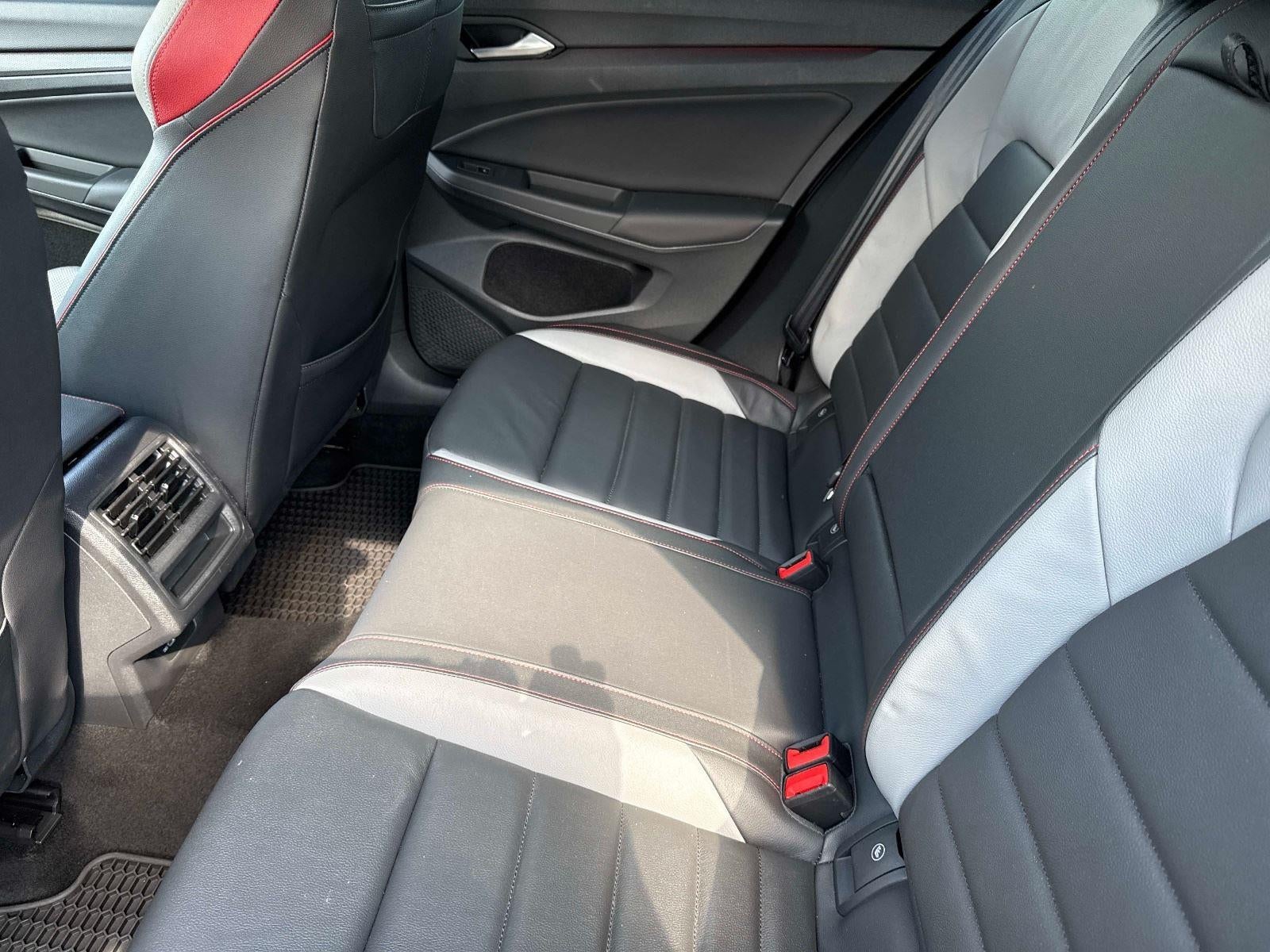 2022 Volkswagen Golf GTI SE