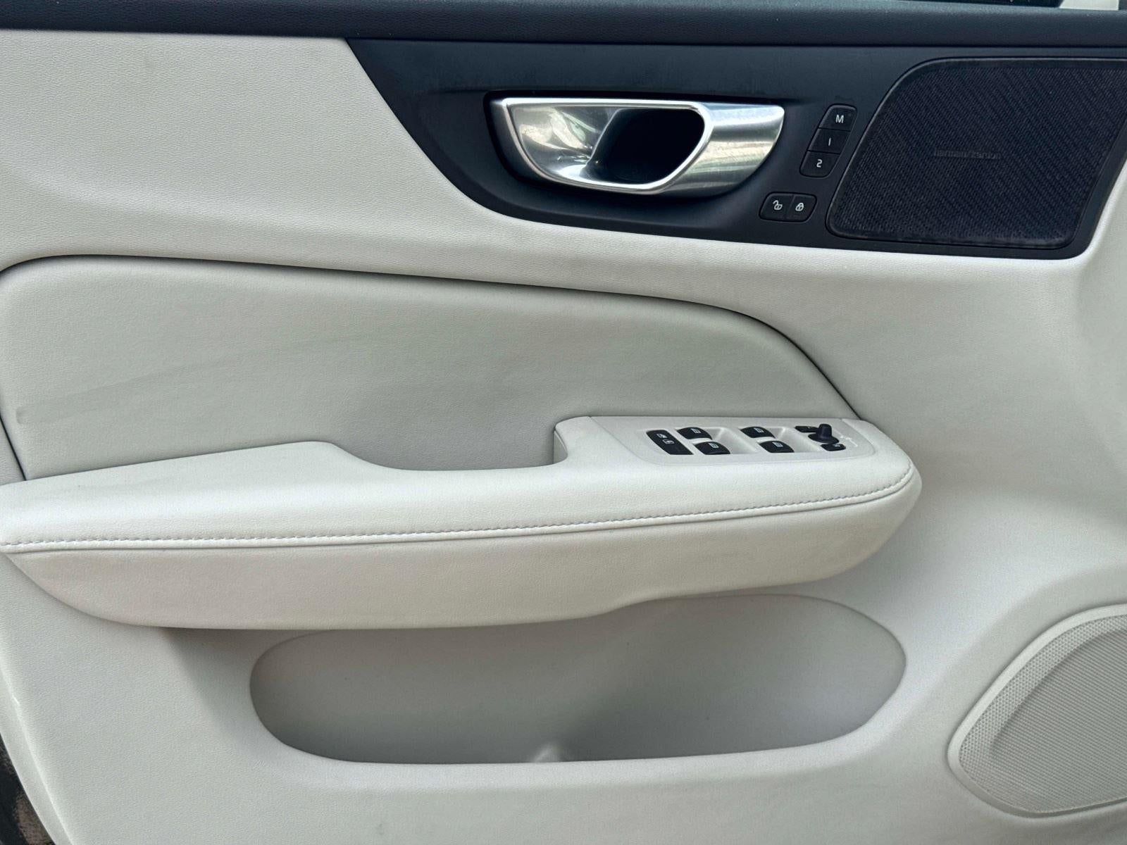 2025 Volvo V60 CROSS COUNT Plus