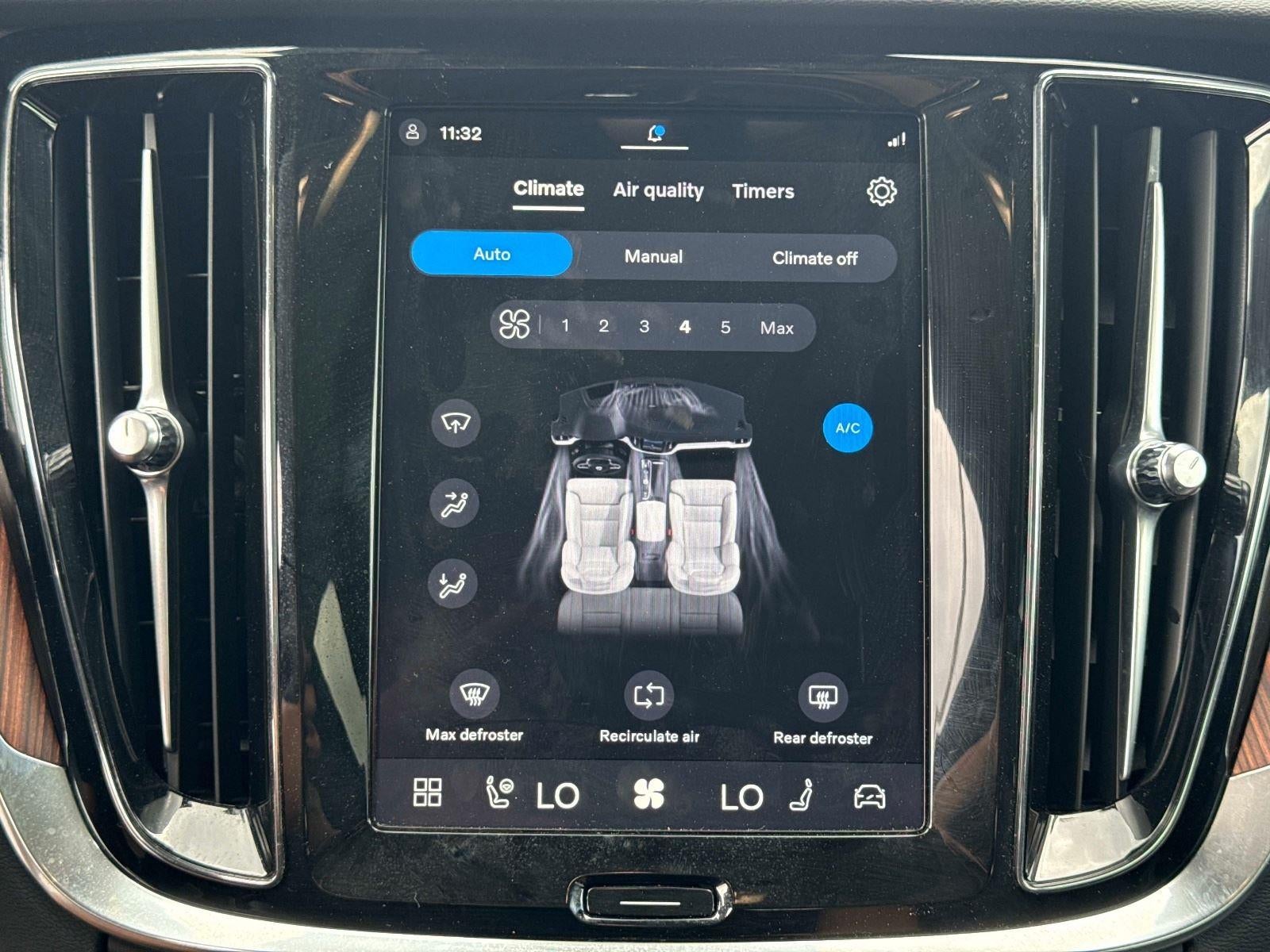 2025 Volvo V60 Cross Country Plus