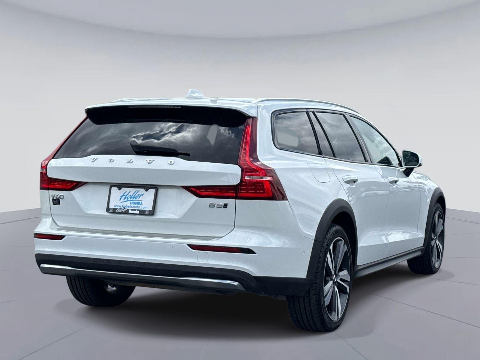 2025 Volvo V60 Cross Country Plus