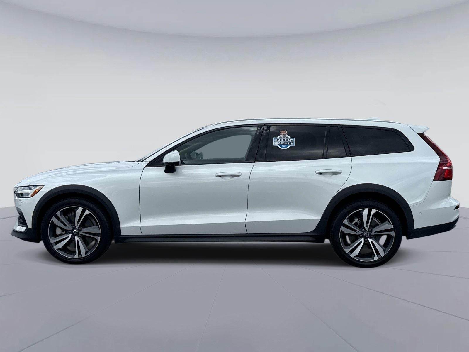 2025 Volvo V60 Cross Country Plus