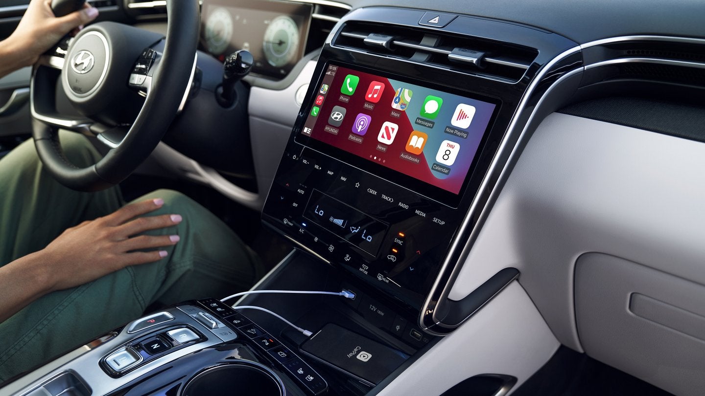 2022 Tucson Interior | Holler Hyundai in Winter Park FL